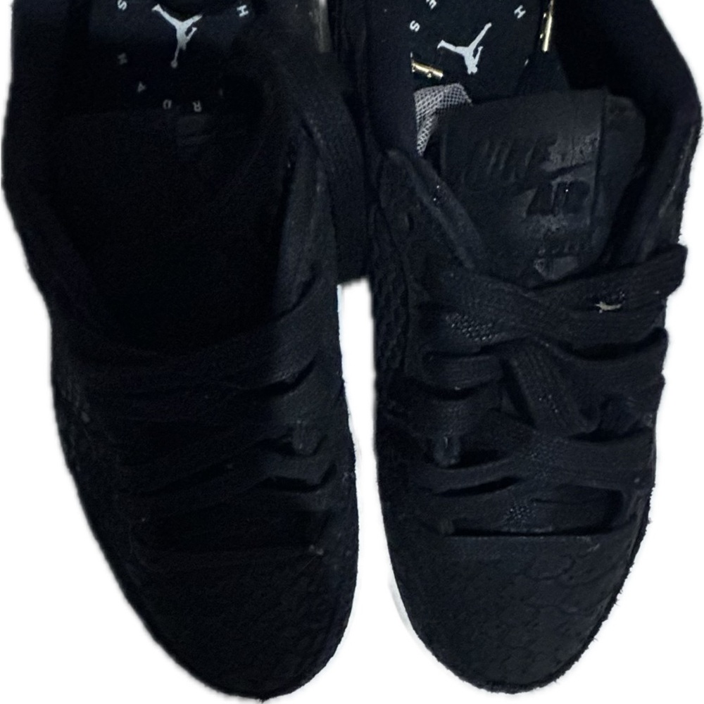 Kids Jordan’s size 6